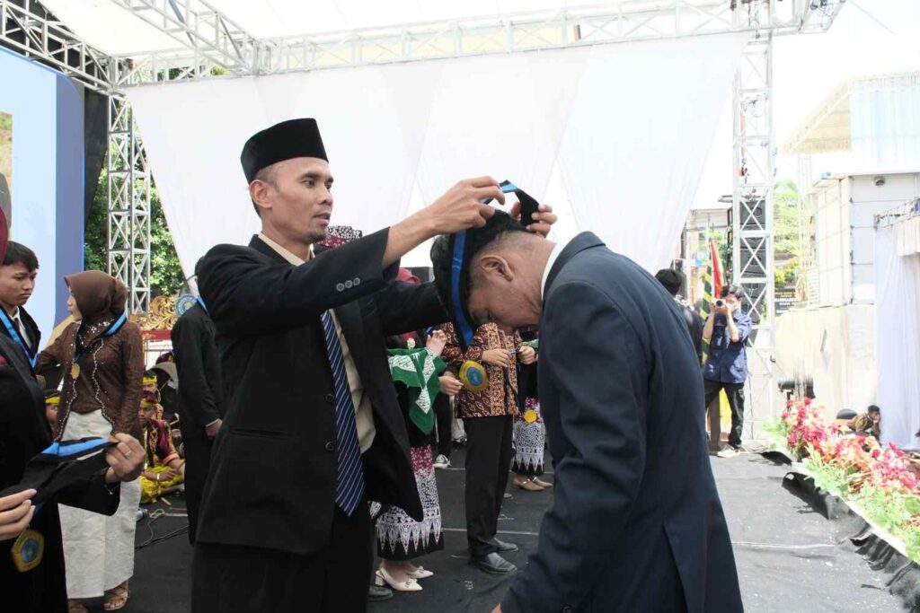 Perjuangan Tiga Tahun Telah Usai, SMK Models Gelar Pelepasan Kelas XII 1 PENGALUNGAN GORDON