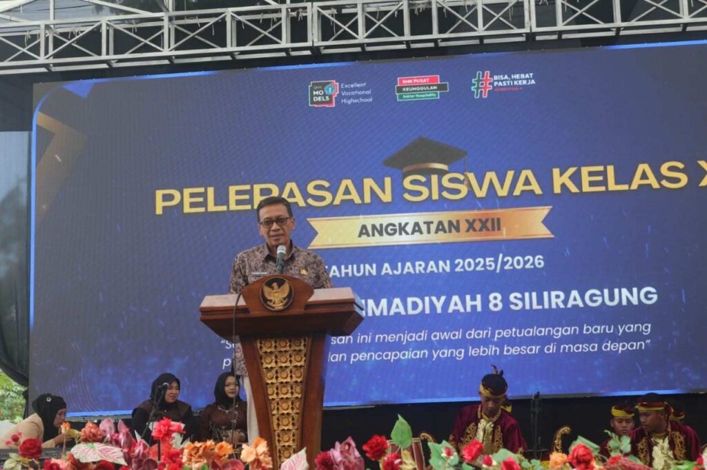 Dahulukan Adab di Atas Ilmu, Petuah Kacabdin Banyuwangi Warnai Pelepasan SMK Models ke-22 1 Kacabdin Banyuwangi