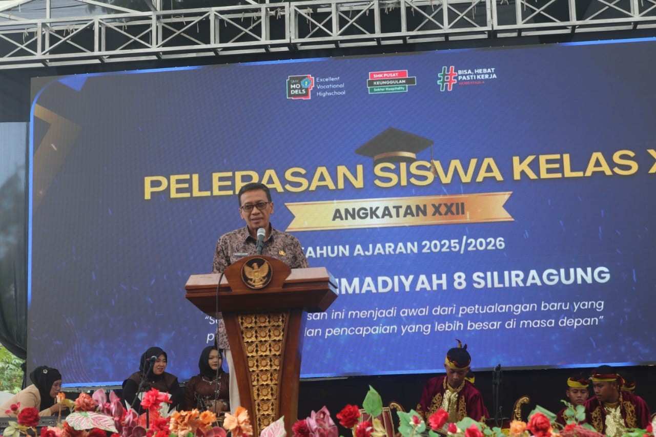 Dahulukan Adab di Atas Ilmu, Petuah Kacabdin Banyuwangi Warnai Pelepasan SMK Models ke-22 7 Dahulukan Adab di Atas Ilmu, Petuah Kacabdin Banyuwangi Warnai Pelepasan SMK Models ke-22