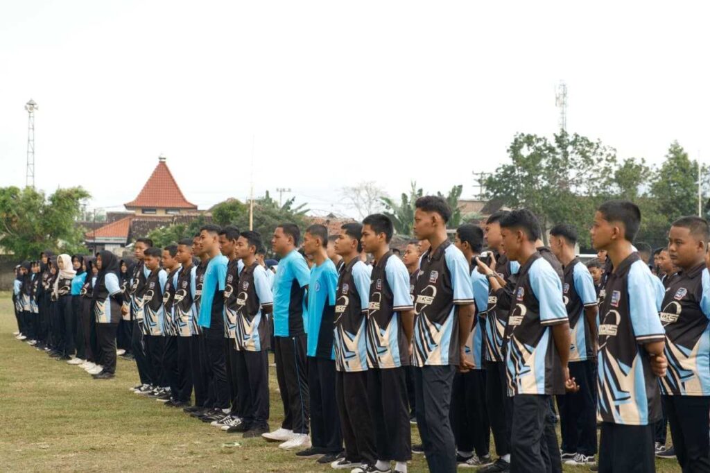 Bintalsik Sehari Jelang Ujian: Kita Sedang Membentuk Karakter atau Sekadar Menggugurkan Kewajiban? 2 siswa SMK Models