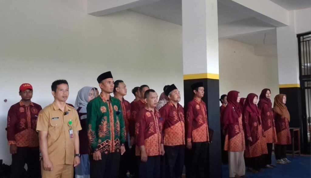 Moment Bersejarah! SMK Models Gelar <i>Kick Off Models</i> Academy dan Pemberangkatan 425 Siswa PKL Secara Bersamaan 1 Guru SMK Models