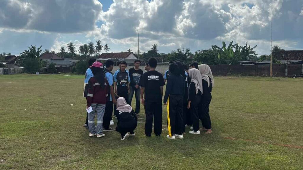 Kembali Lestarikan Permainan Tradisional, Kompetisi Kasti Warnai Hari Ke-4 MCC SMK Models 2 Peserta Lomba Kasti SMK Models