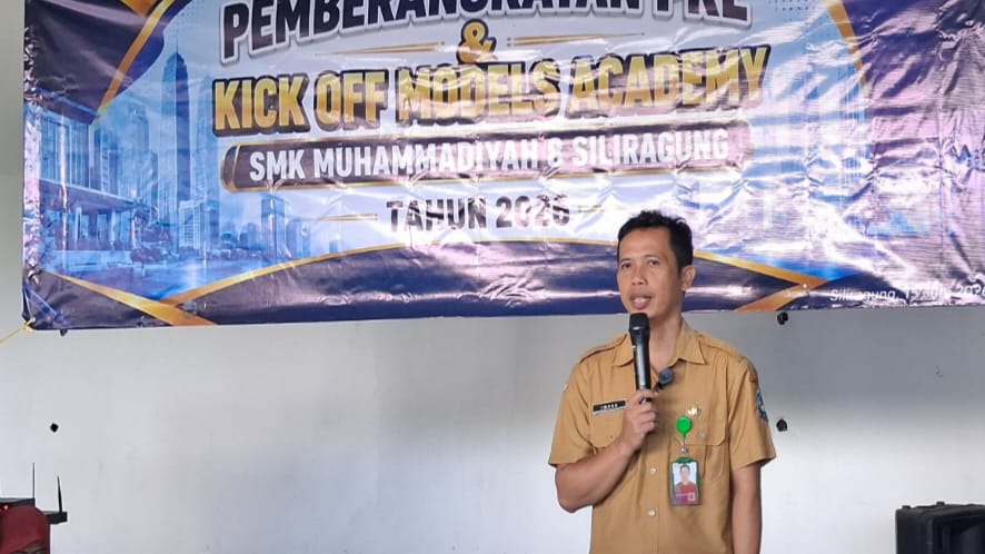 Ikrar PKL Menggema di SMK Models, Simbol Profesionalisme Siswa Menapaki Dunia Industri 2 Sambutuan Kasi SMK Wilayah Banyuwangi apresiasi inovasi SMK Models