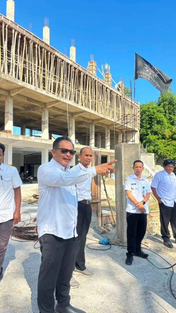 Plt. Kacabdin Banyuwangi visitasi gedung baru SMK Models