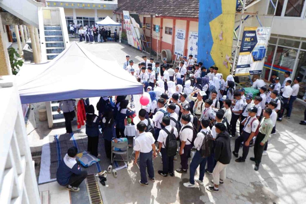 550 Siswa Baru SMK Models Ikuti Pra-Fortasi 2026, Kenali Intra dan Ekstra serta Habit Sekolah 2 Kunjungan Siswa Baru Pada Stand Booth Ekstra