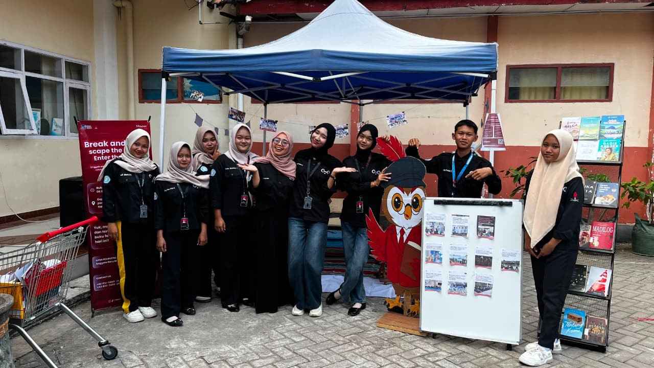 Gencarkan Budaya Literasi Sejak Dini: Ekskul Models Jurnalisme Open Booth Literasi Pada Fortasi SMK Models