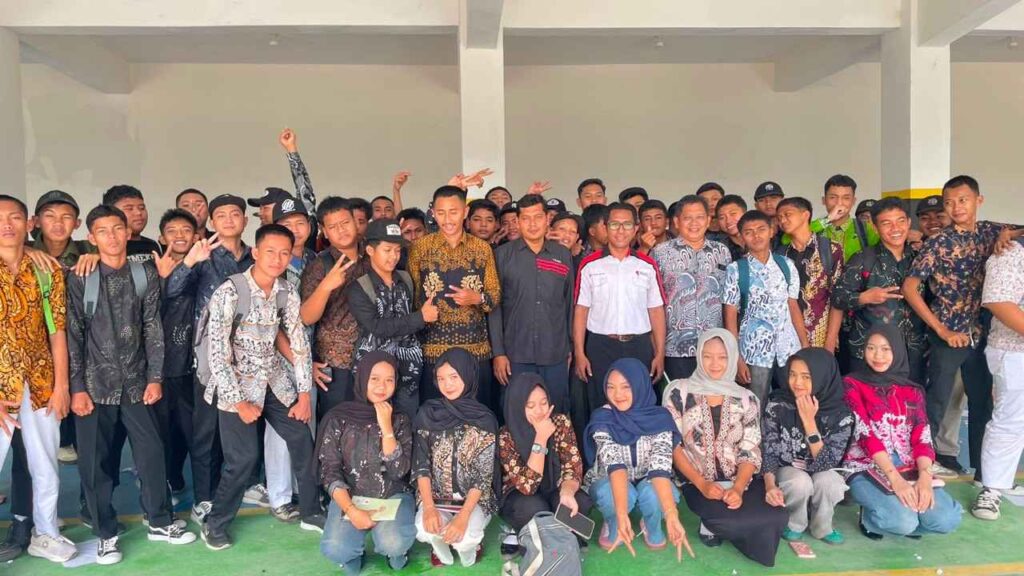 Sesi Foto Bersama Siswa SMK Models