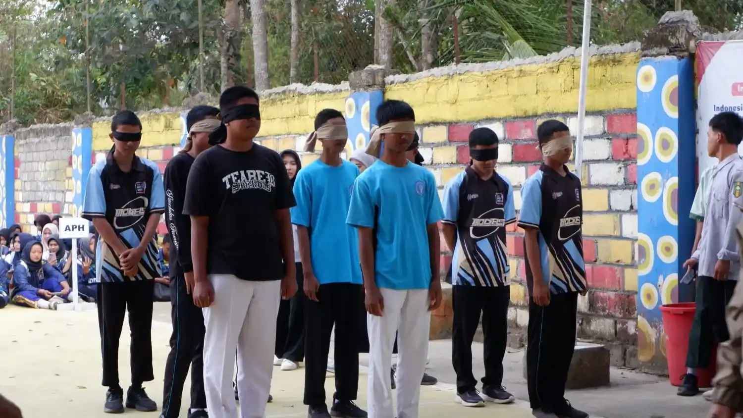 “Latih Fokus Siswa, SMK Models Gelar Lomba PBB Mata Tertutup Guna Meriahkan HUT RI ke-81”