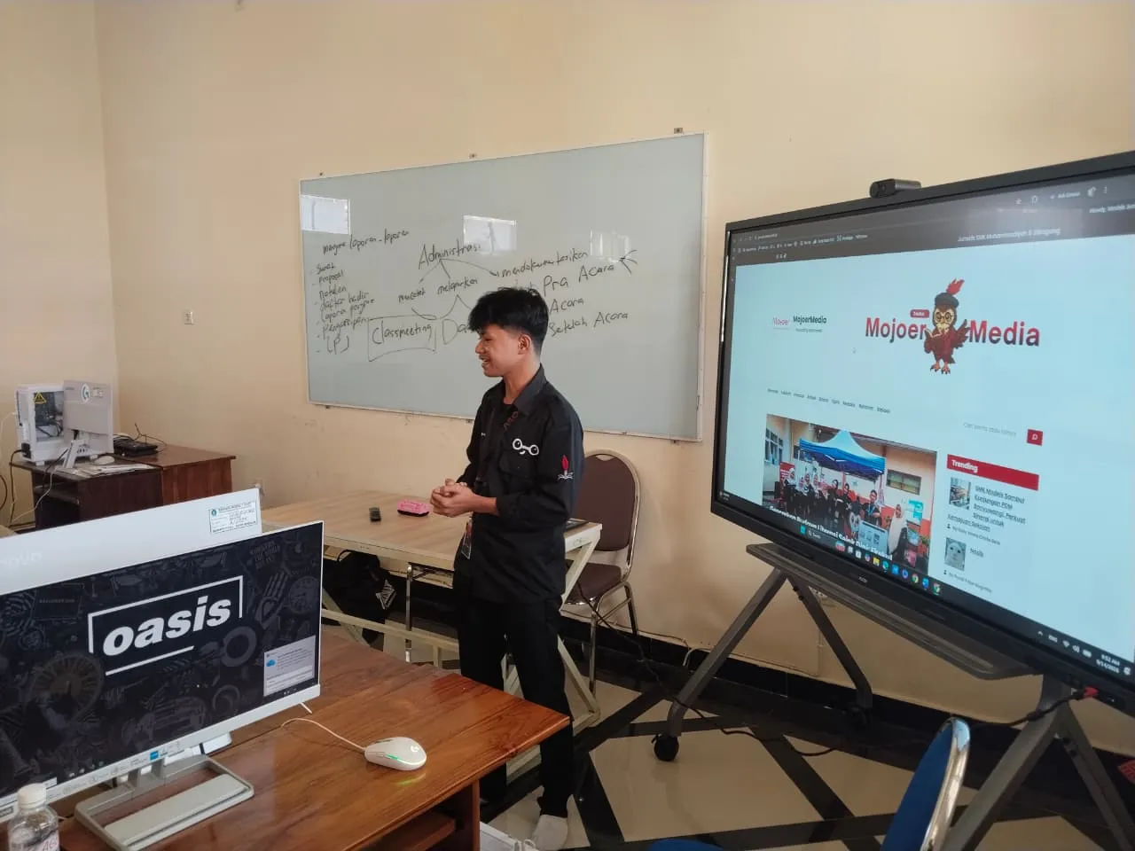 Membanggakan! Carles Inggar Siswa SMK Models Jurusan PPLG, Sukses Kembangkan Website dan Aplikasi