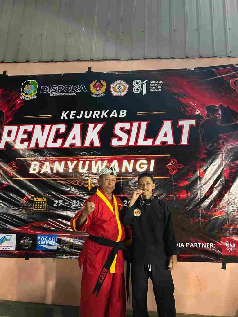 Salah Satu Juara Lomba Pencak silat siswa smk models
