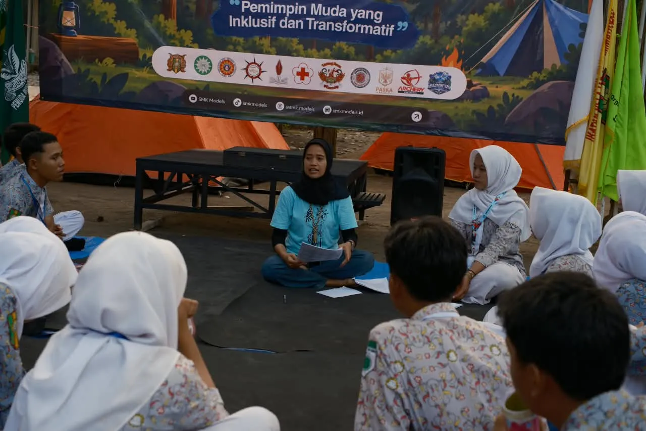Peserta LDKI SMK Models Bedah Isu Sosial lewat FGD